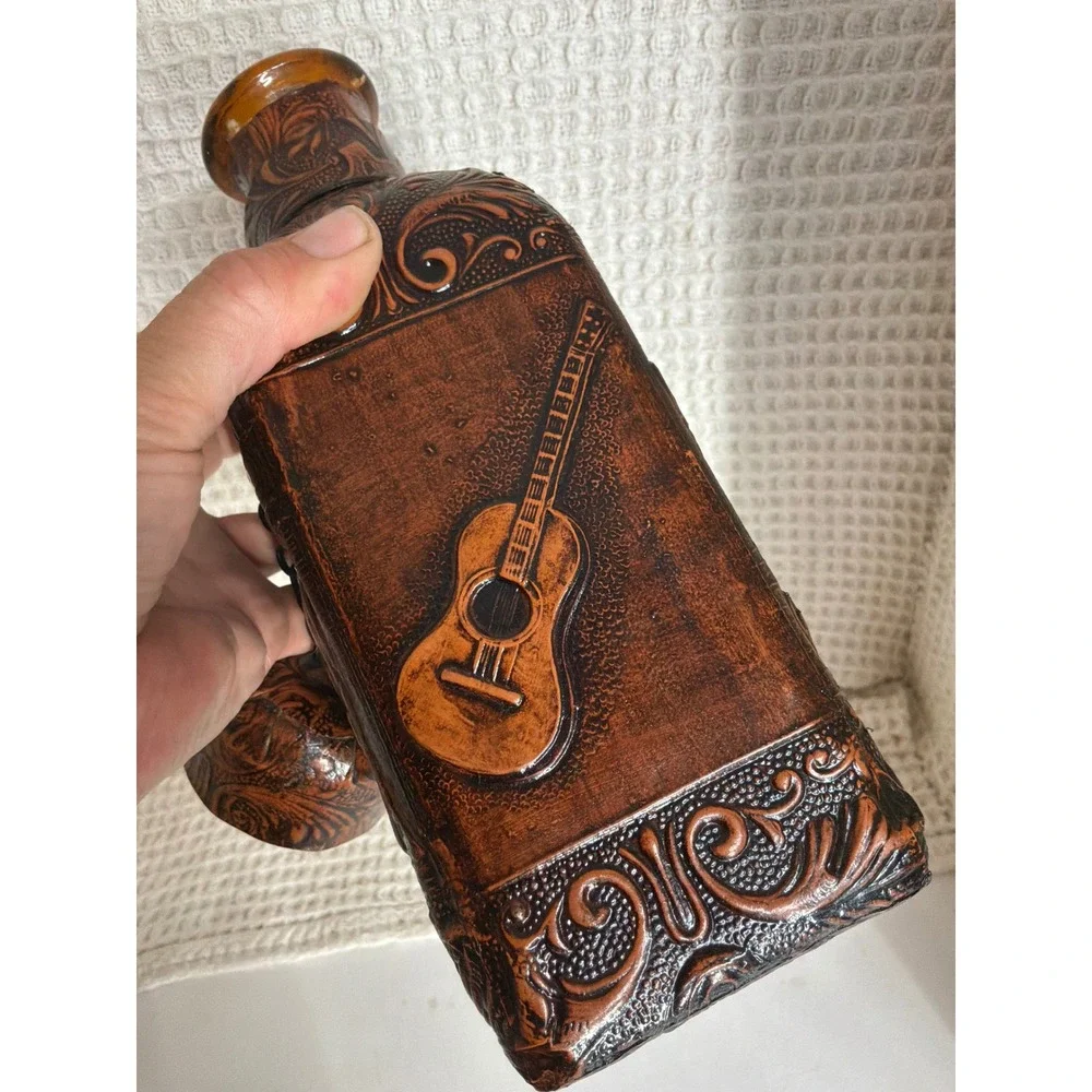 Western Unisex Vintage Tooled Leather Amber Glass Decanter OS Brown